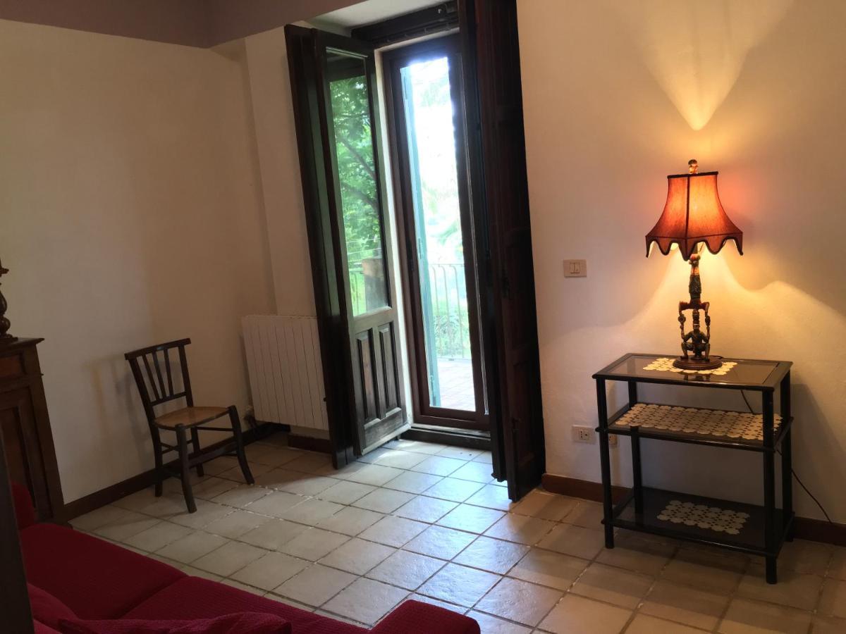 Bed And Breakfast Il Glicine Piedimonte Etneo Quarto foto
